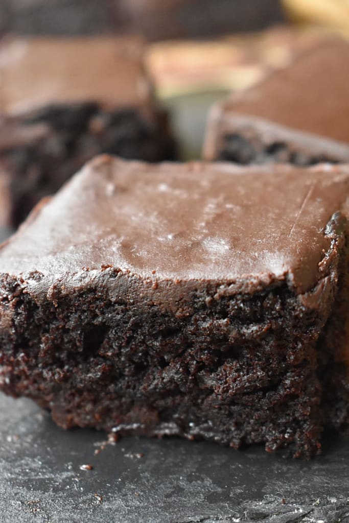 chocolate and cherry cake traybake 3